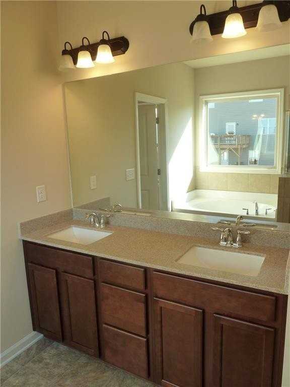 5740 Rialto Way - Photo 7 of 15