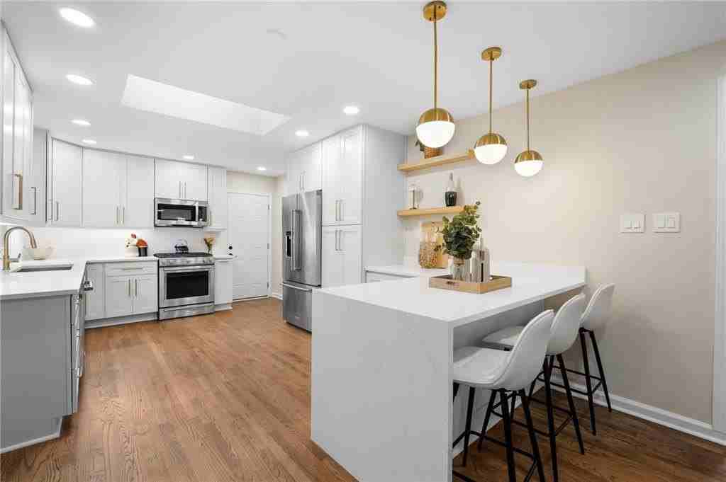 2233 Clairmont Rd Ne - Photo 4 of 42