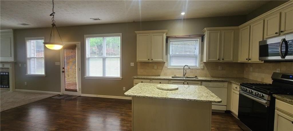 2920 Cooper Woods Dr - Photo 2 of 10