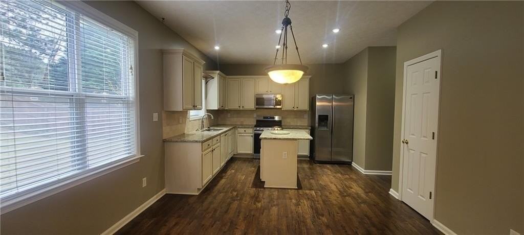 2920 Cooper Woods Dr - Photo 3 of 10