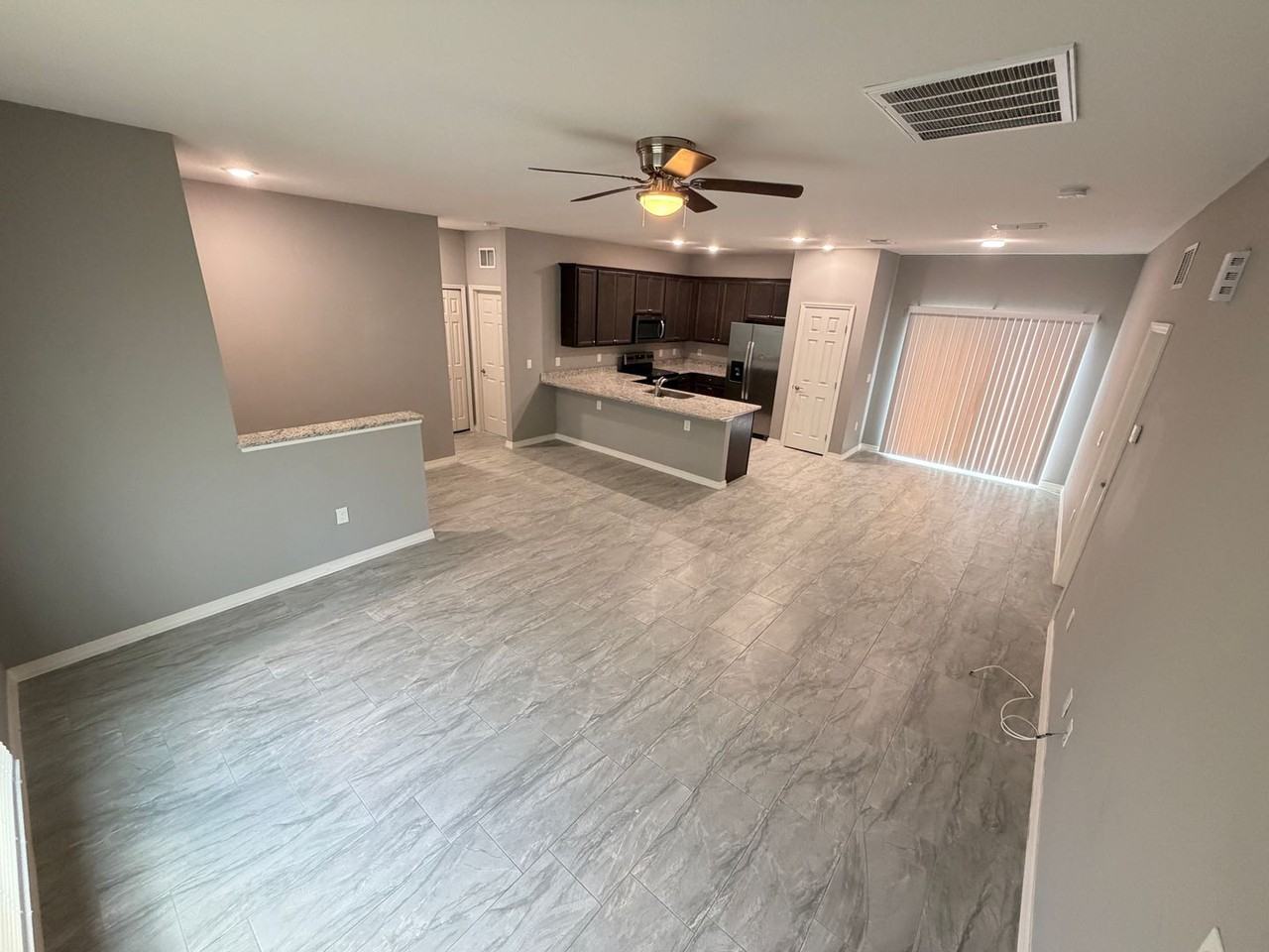 246 Bellbrook St Se - Photo 3 of 32