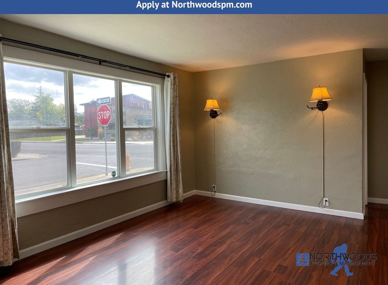 32 Lincoln St - Photo 2 of 20