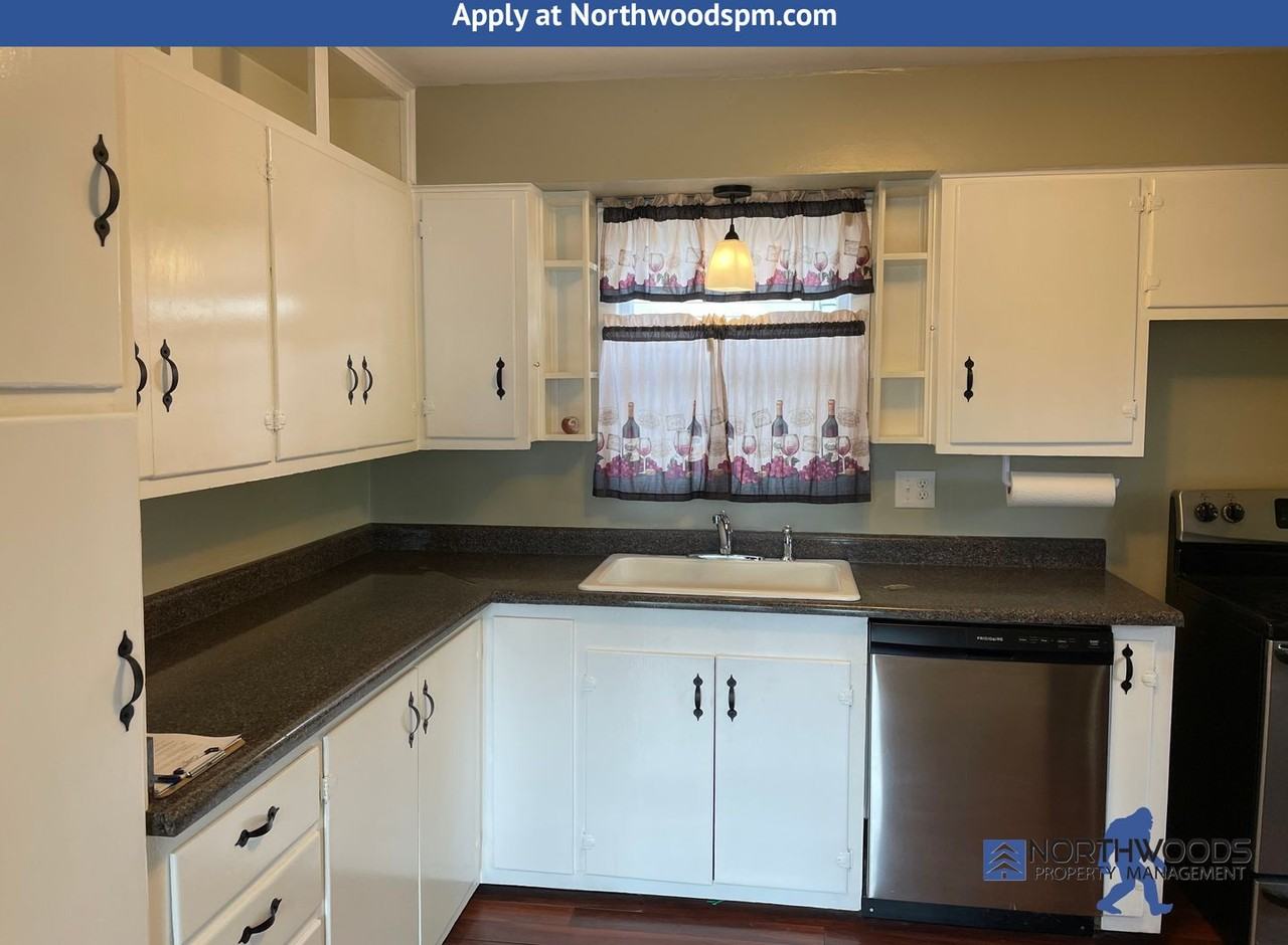 32 Lincoln St - Photo 5 of 20