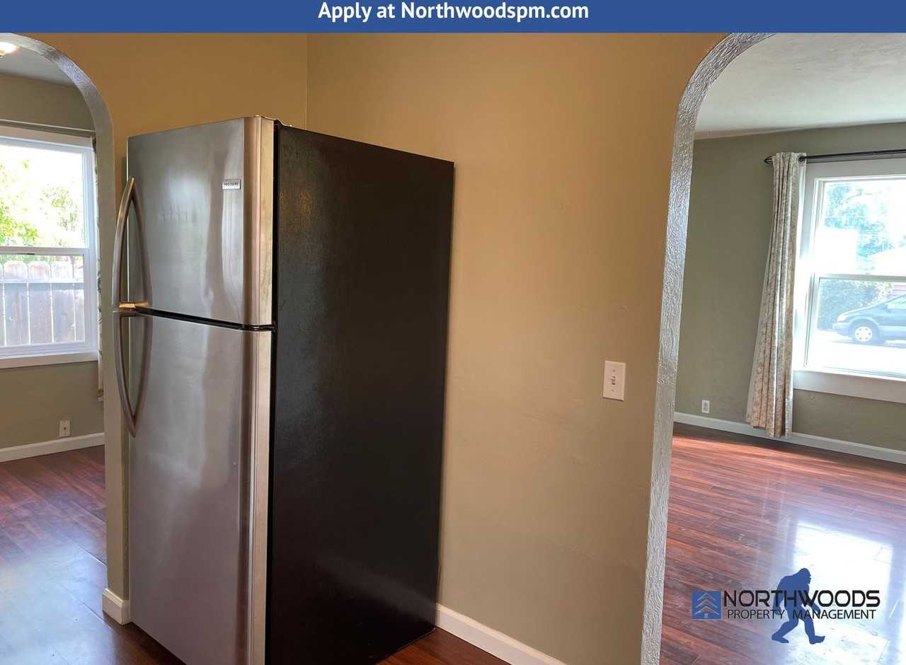 32 Lincoln St - Photo 7 of 20