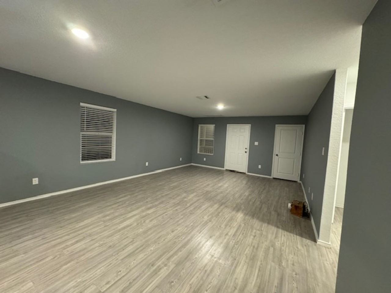 7010 Solar Rdg - Photo 4 of 26