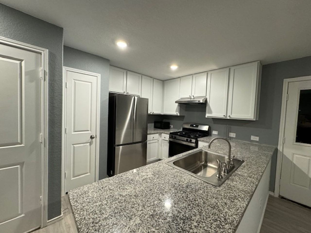 7010 Solar Rdg - Photo 7 of 26