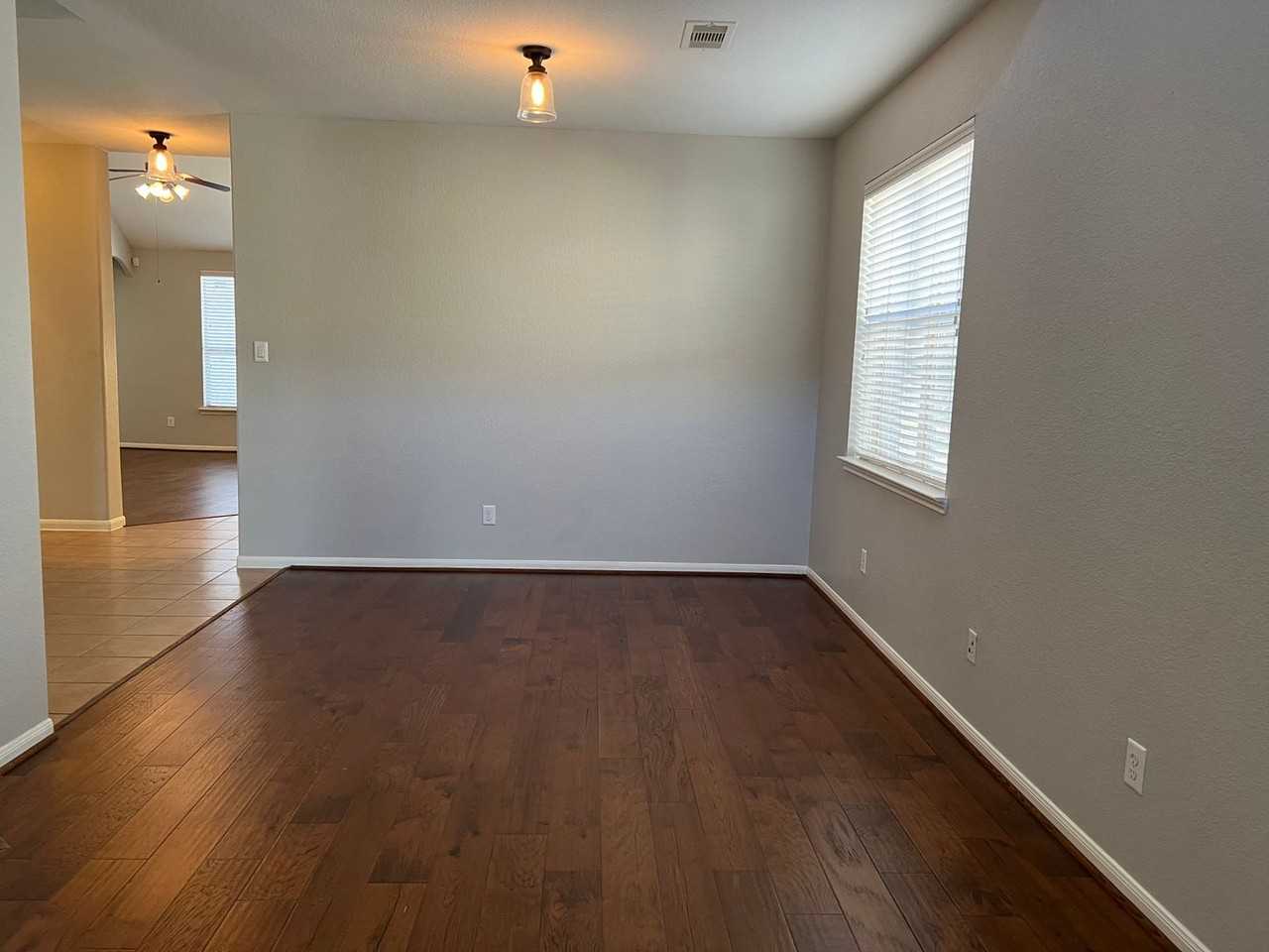 146 Woodlands Pkwy - Photo 5 of 50