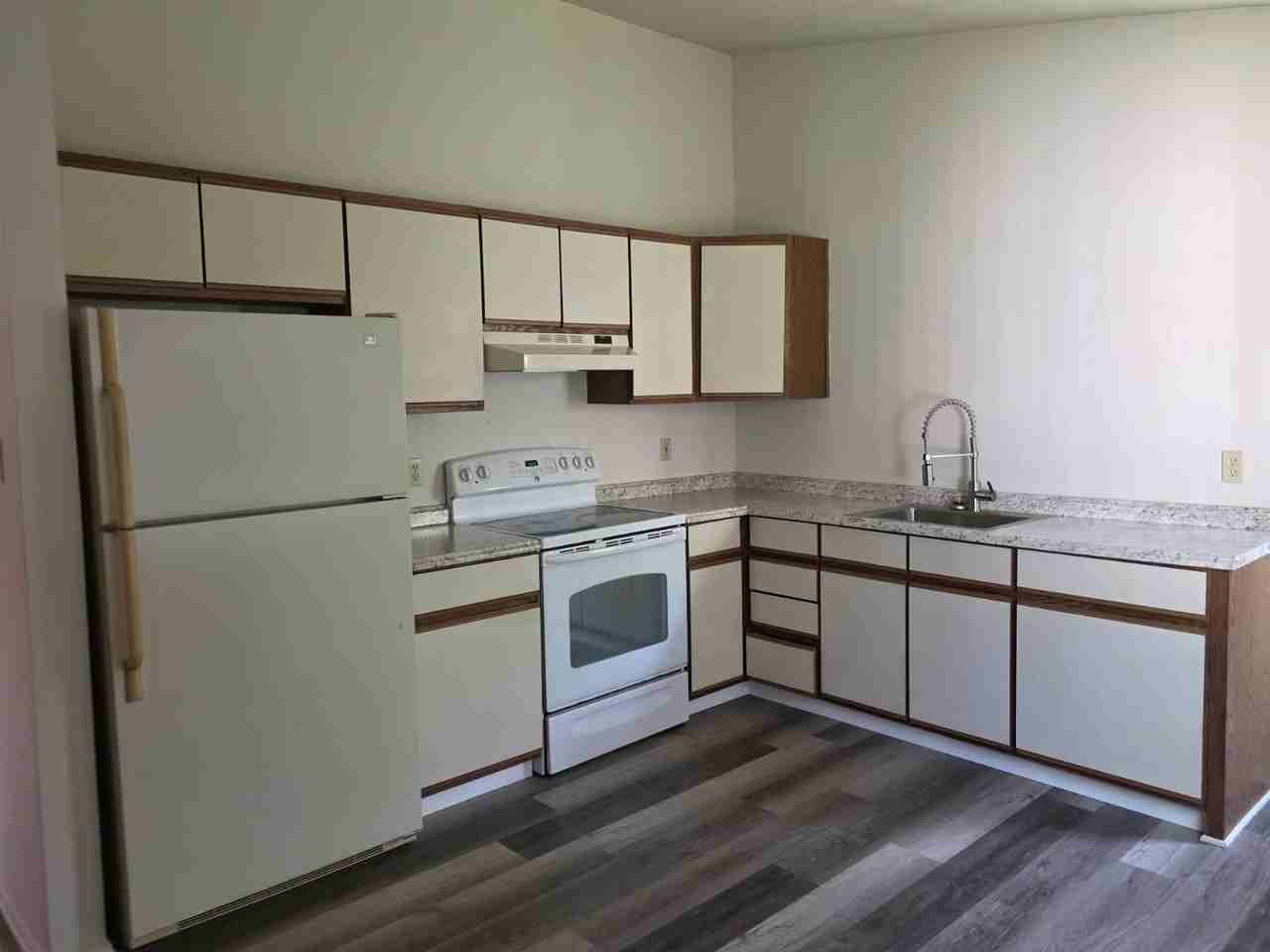 13 Honeysuckle Dr - Photo 5 of 16