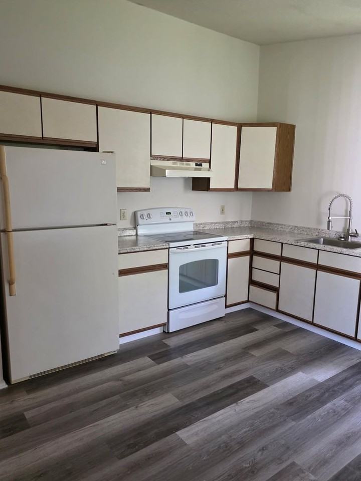 13 Honeysuckle Dr - Photo 7 of 16