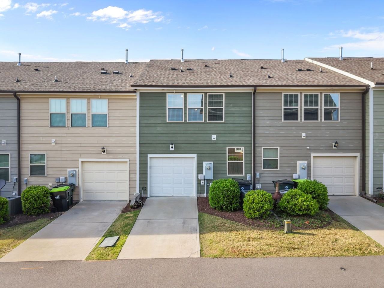 1709 Shady Oaks Dr - Photo 4 of 50