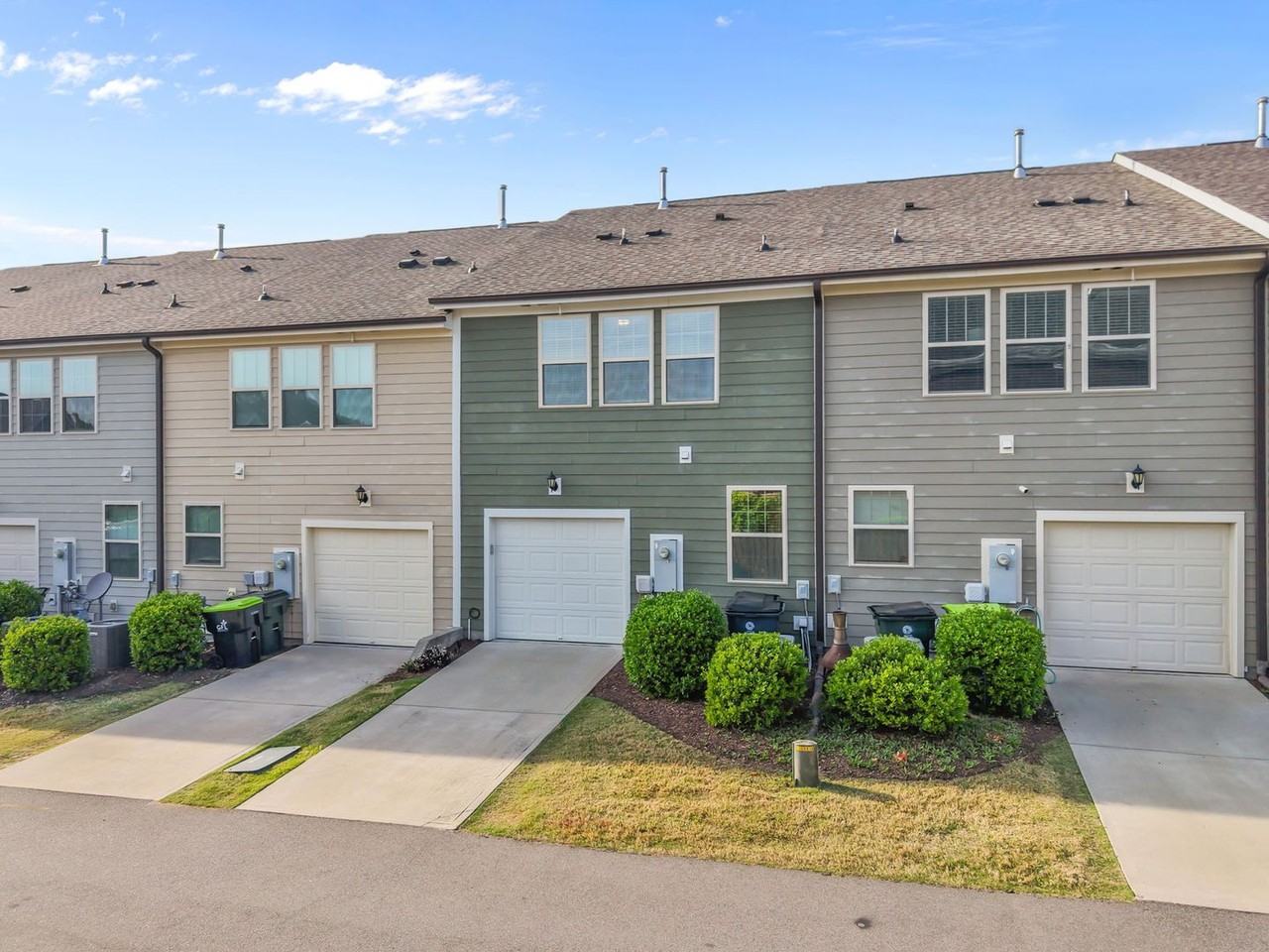 1709 Shady Oaks Dr - Photo 5 of 50