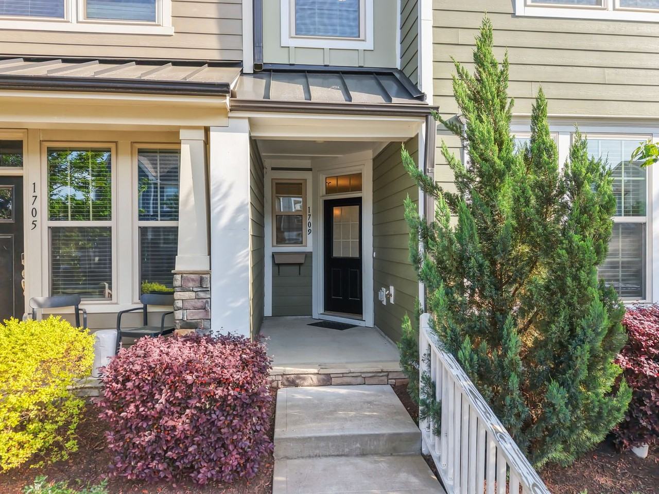 1709 Shady Oaks Dr - Photo 6 of 50