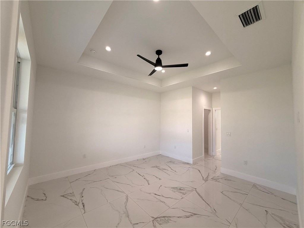 3400 69th St W - Photo 5 of 11