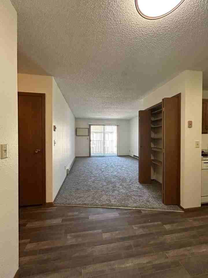 3203 15th Ave S Apt B - Photo 6 of 10