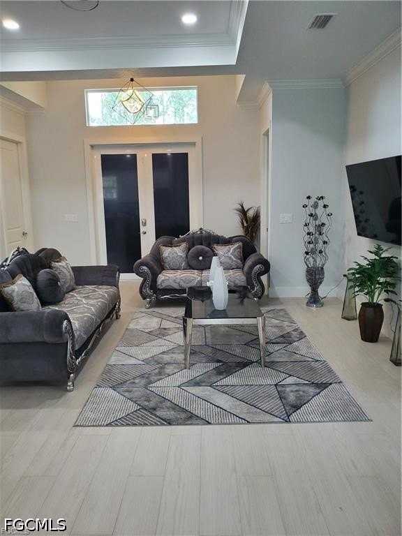 603 W 9th St - Photo 4 of 17