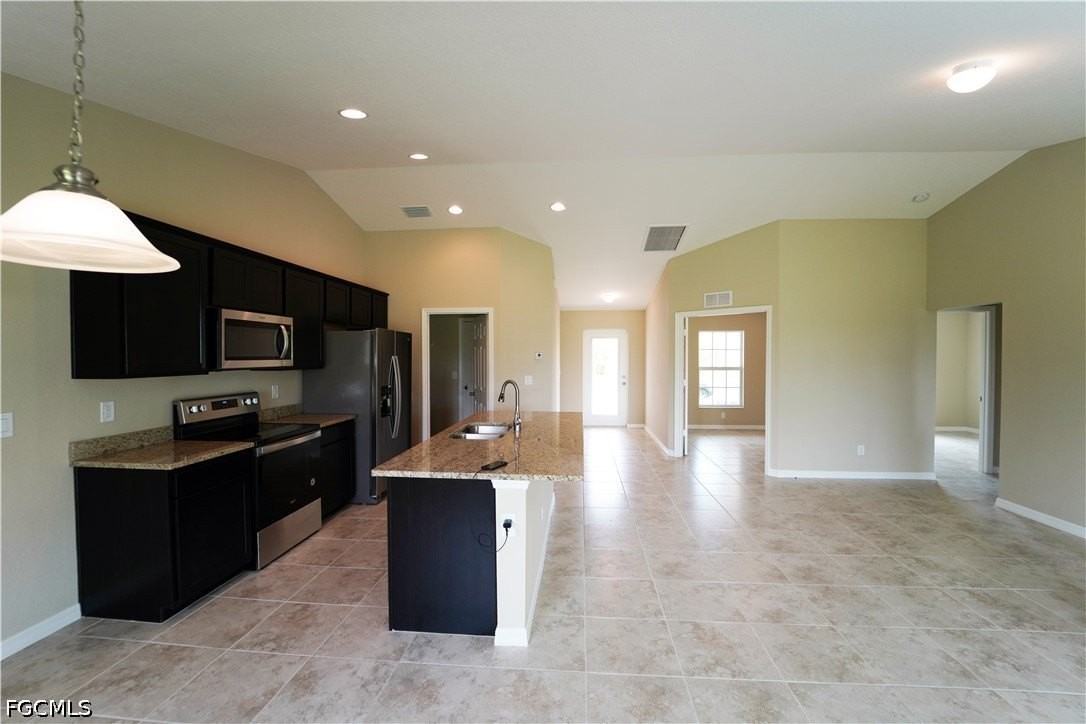 2800 Nw 25th Ter - Photo 4 of 25