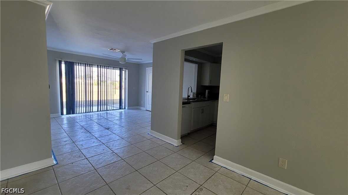 4404 Santa Barbara Blvd - Photo 4 of 12