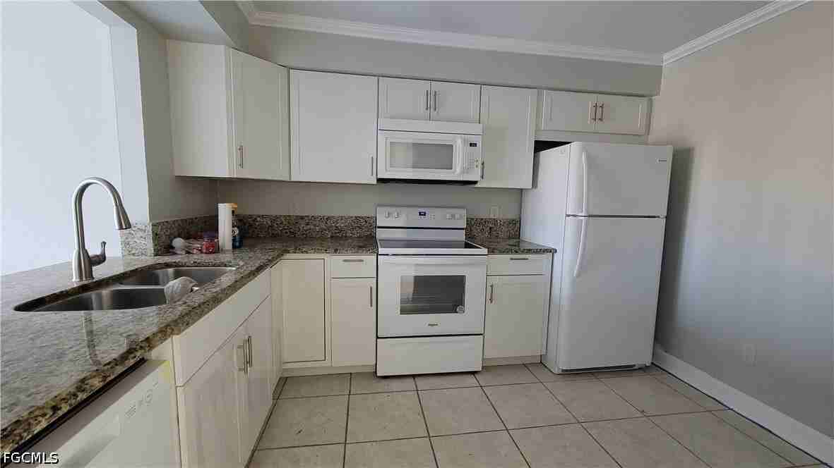 4404 Santa Barbara Blvd - Photo 7 of 12