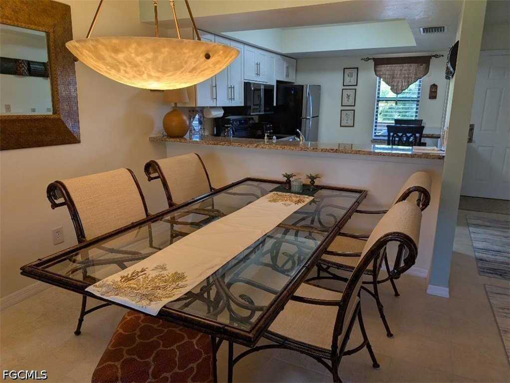 719 Sw 47th Ter #202 - Photo 6 of 13