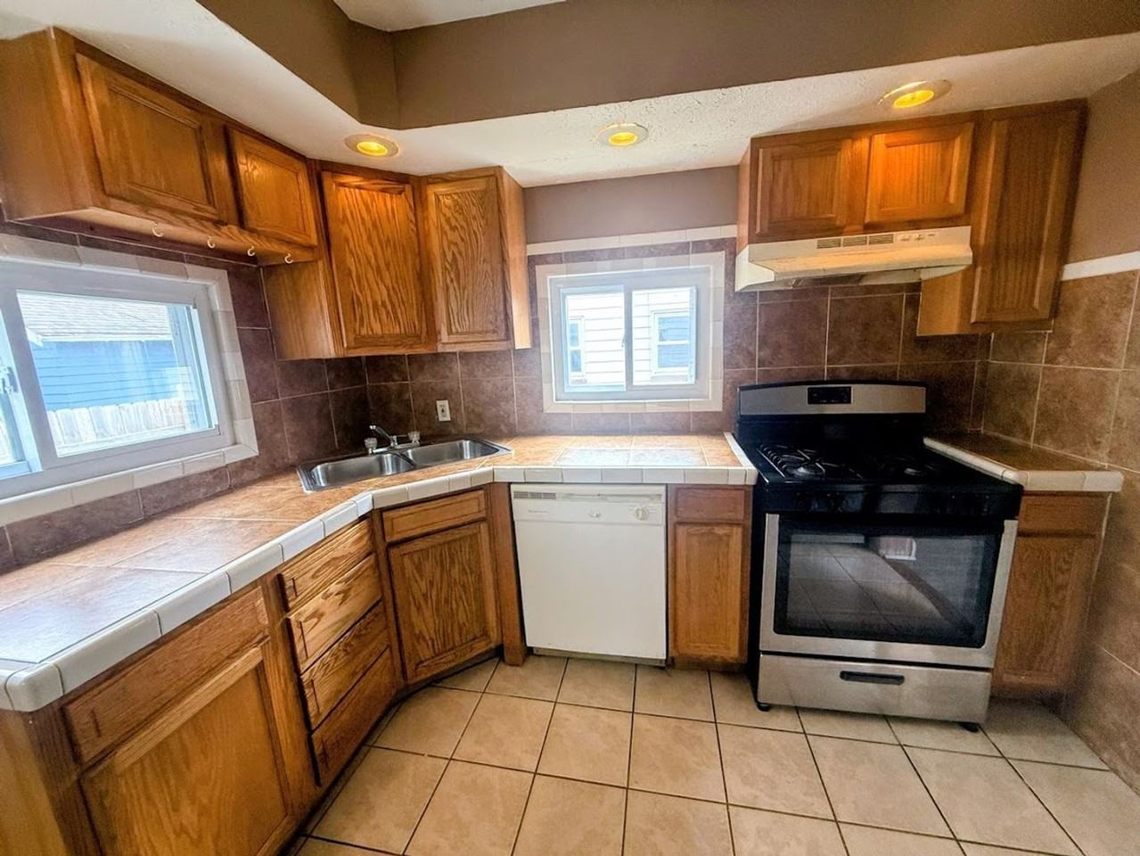 601 Glendora Ave - Photo 5 of 15