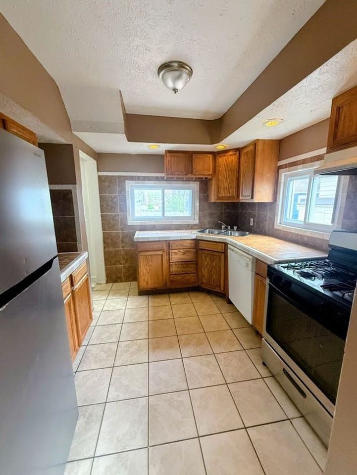 601 Glendora Ave - Photo 6 of 15