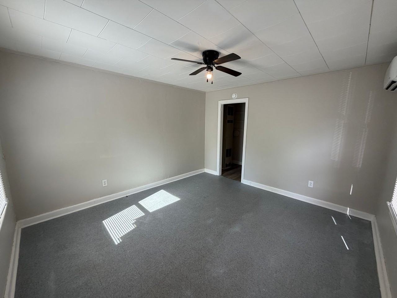 404 Birch St - Photo 2 of 9