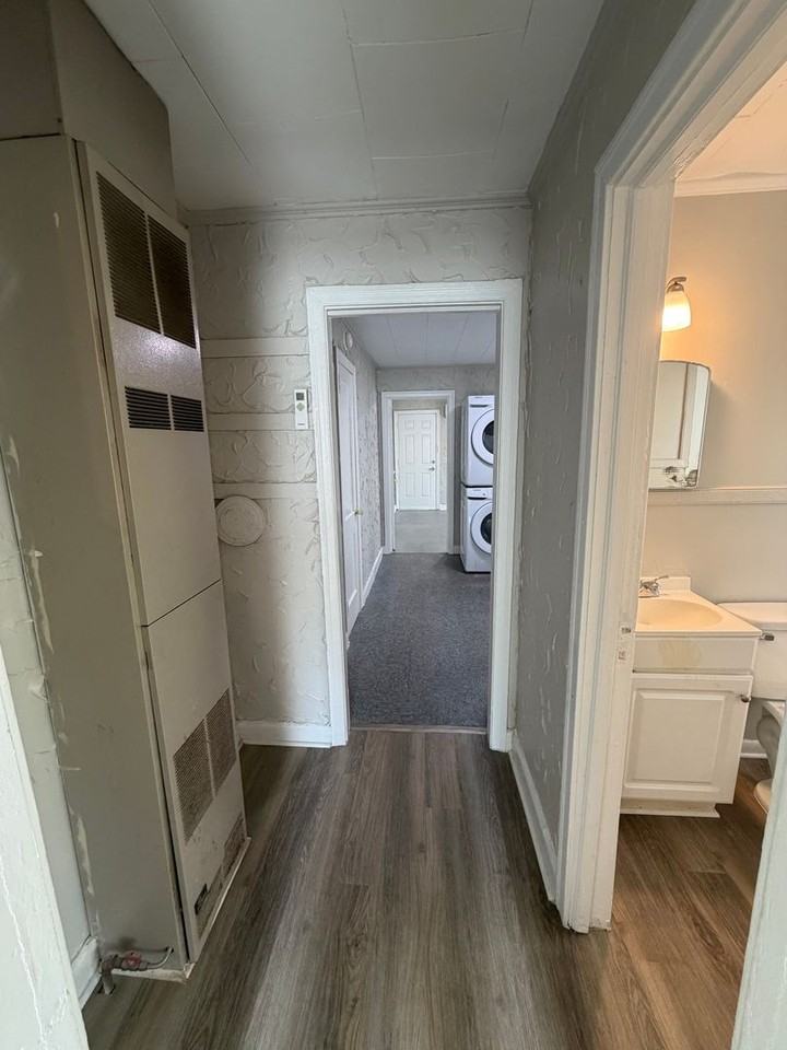 404 Birch St - Photo 3 of 9