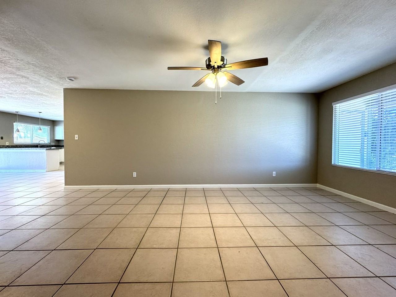 1720 W Estrella Dr - Photo 5 of 41