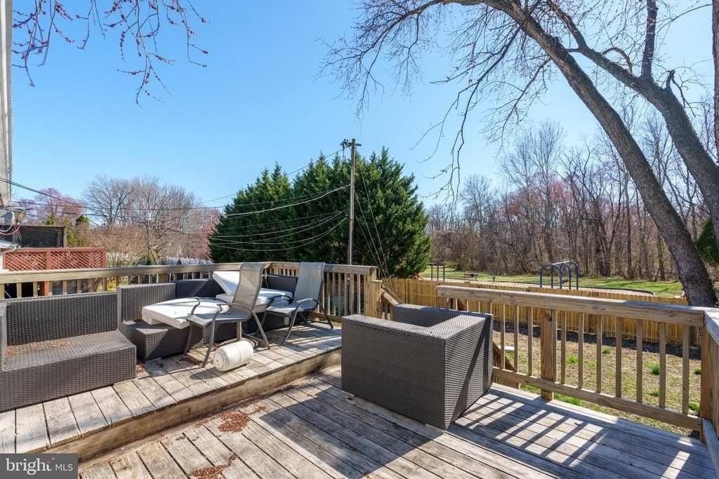 150 Fairway Rd - Photo 5 of 22