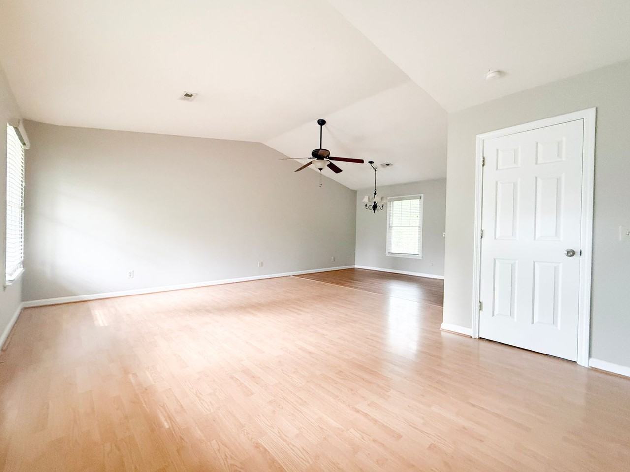 1165 N Franklin Ave - Photo 2 of 31