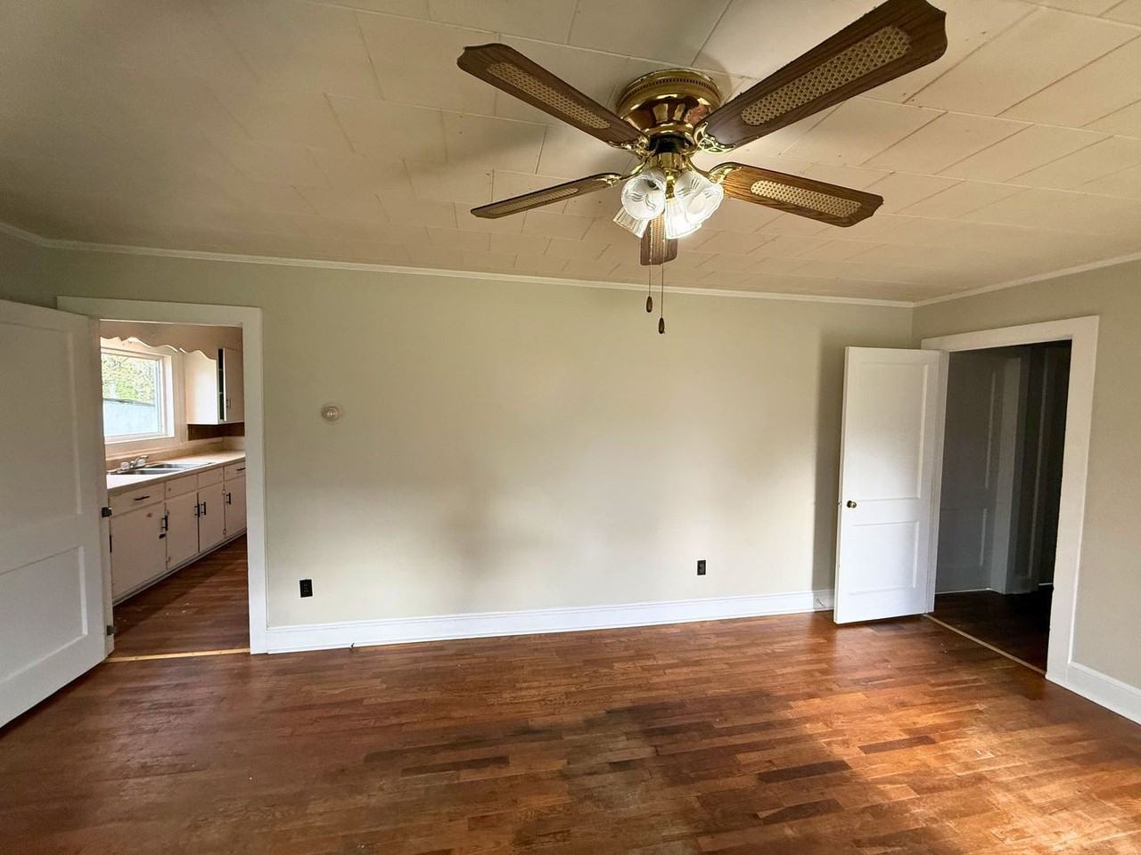 2311 Central Dr - Photo 2 of 11