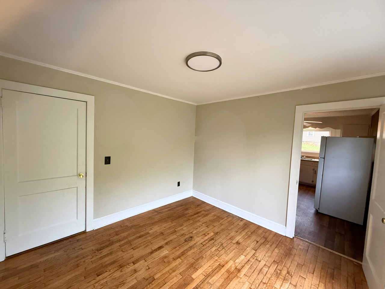 2311 Central Dr - Photo 4 of 11