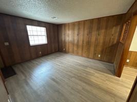 featured image of 621 E 13th St