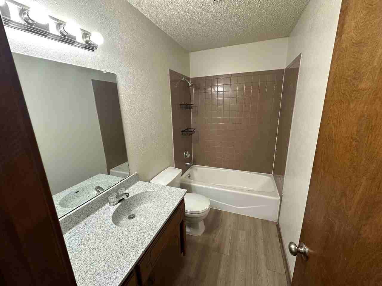 621 E 13th St - Photo 3 of 9