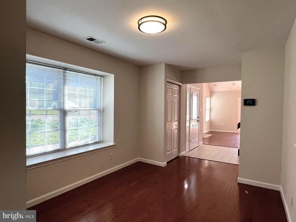 40-H Roxbury Ct - Photo 4 of 14