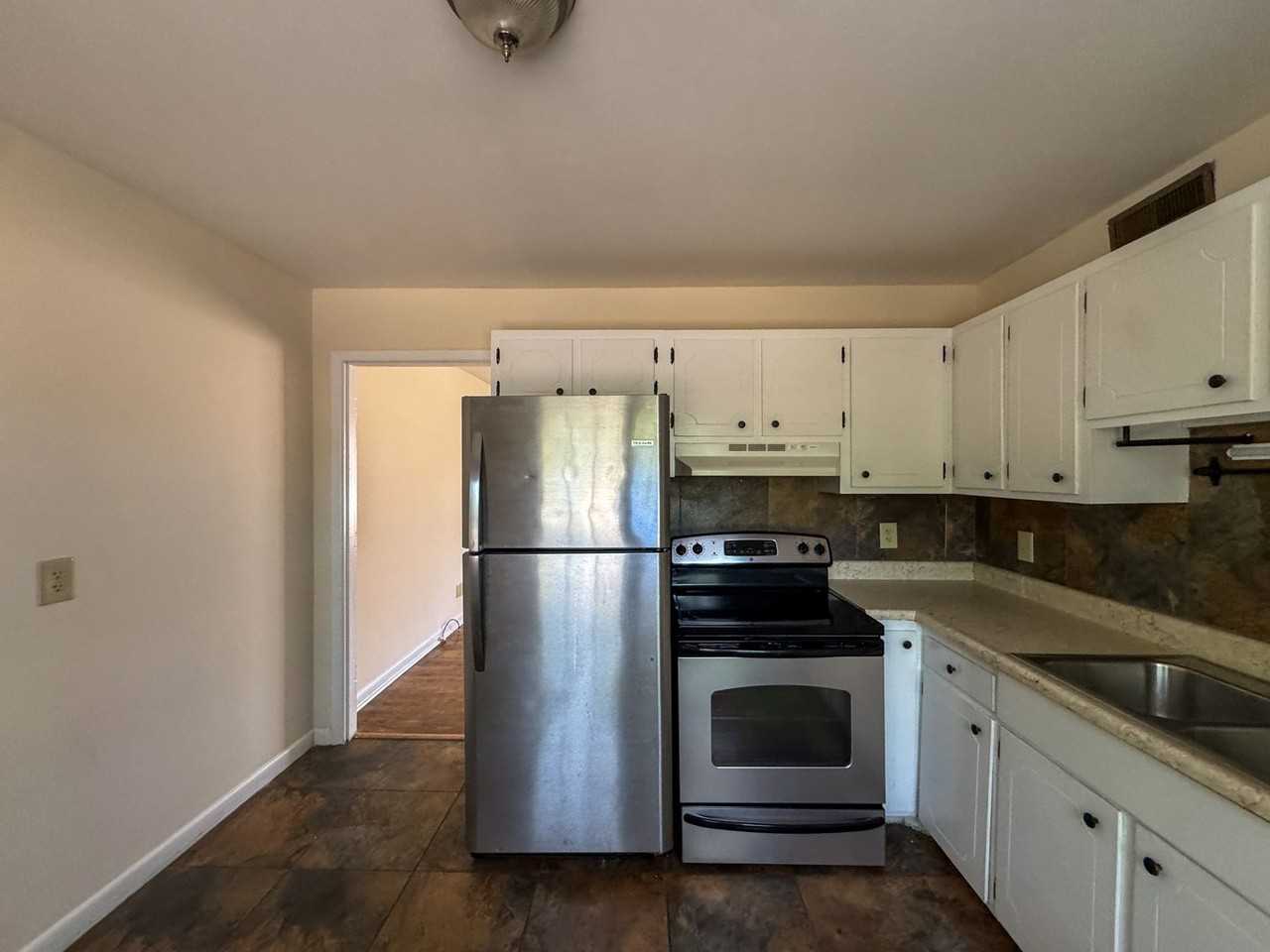 1110 W Rowan St - Photo 7 of 15