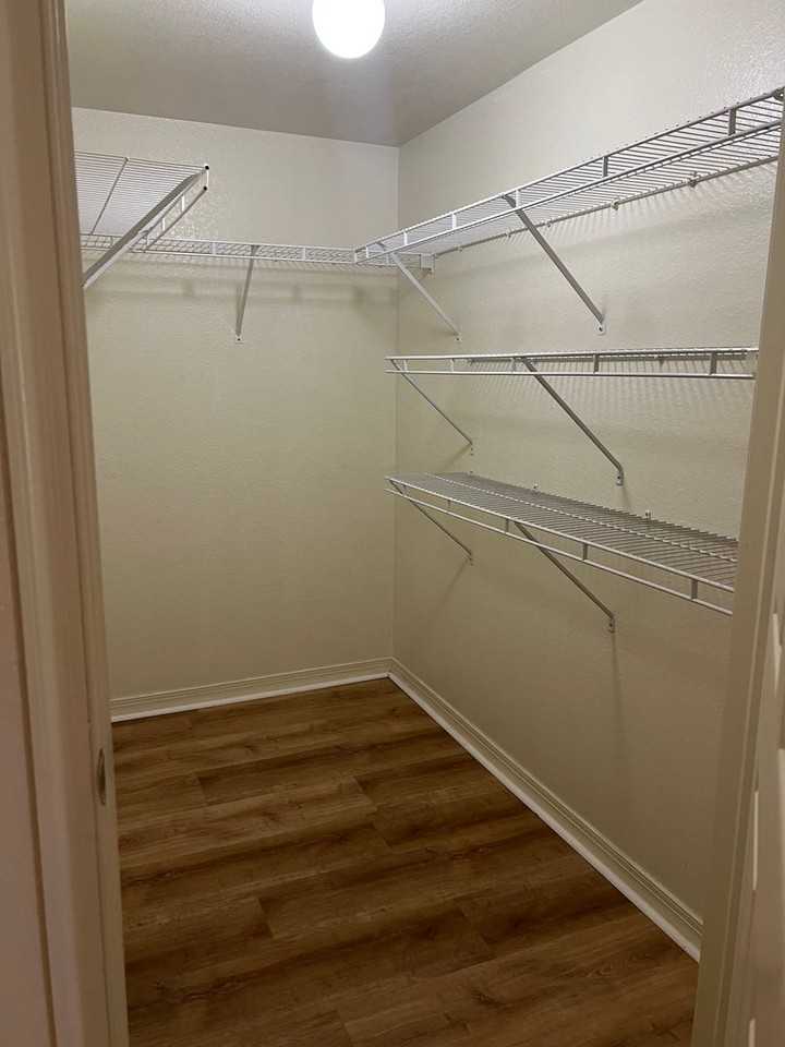 4520 Skyline Blvd - Photo 7 of 23