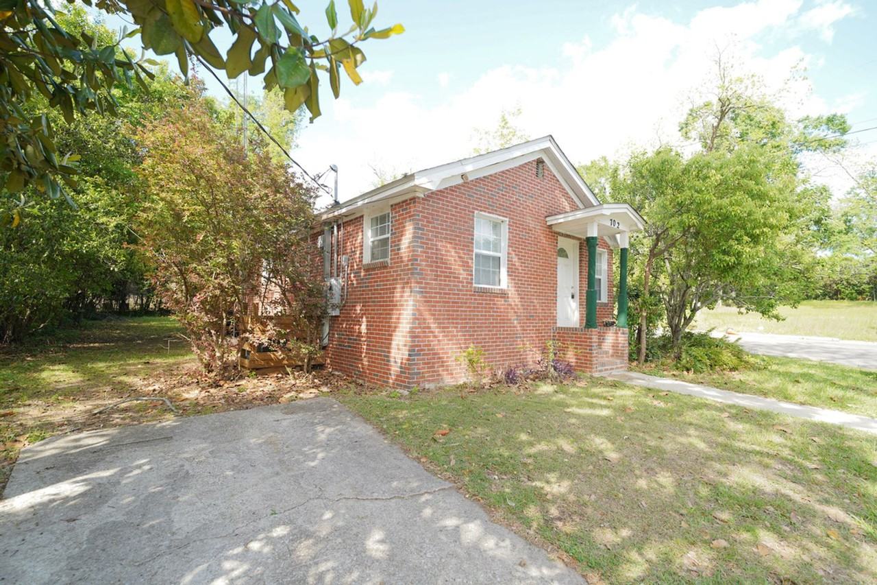 702 Nassau St - Photo 2 of 26