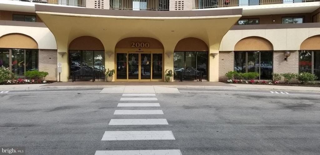 20722 Valley Forge Cir #722 - Photo 4 of 31