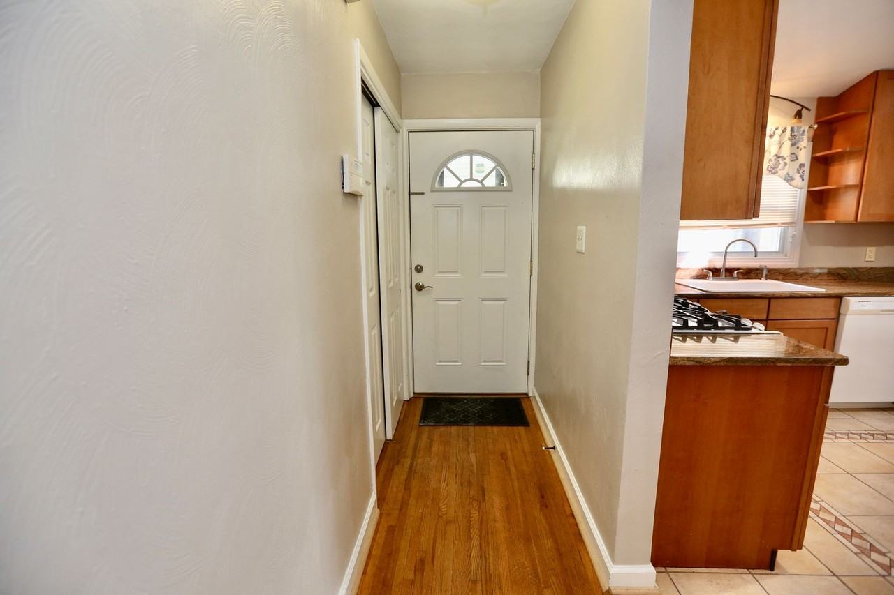 1716 Sunrise Dr - Photo 5 of 42