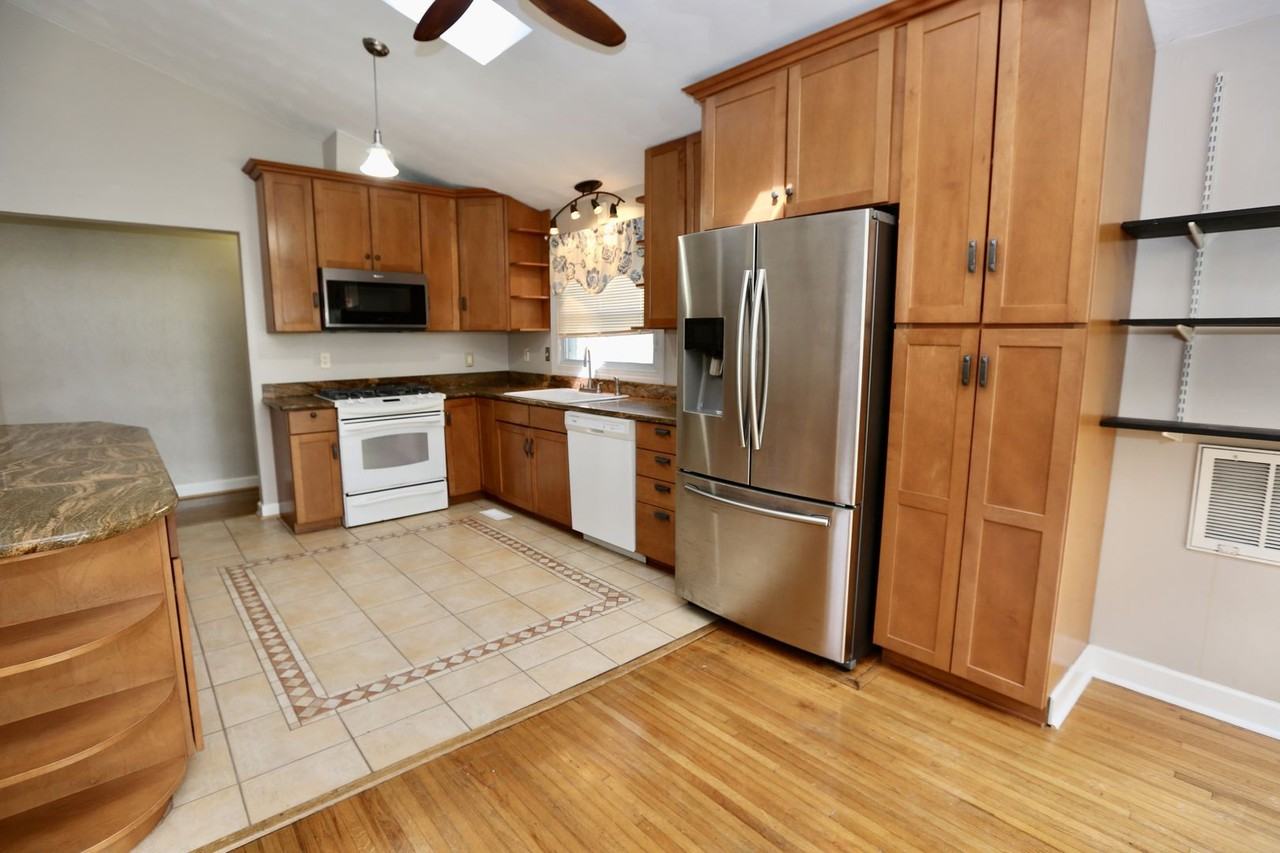 1716 Sunrise Dr - Photo 7 of 42