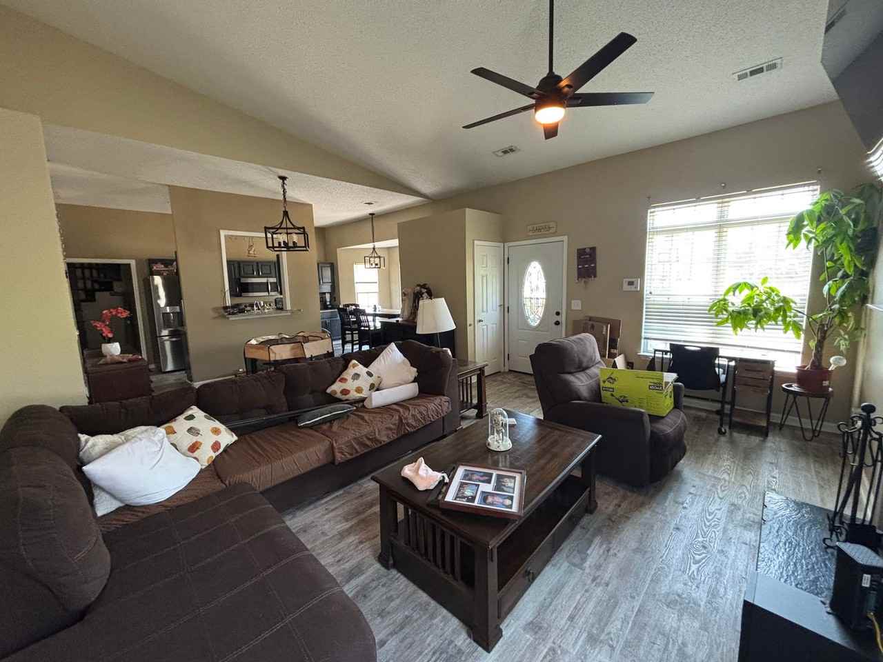 2100 Sapling Ct - Photo 6 of 35