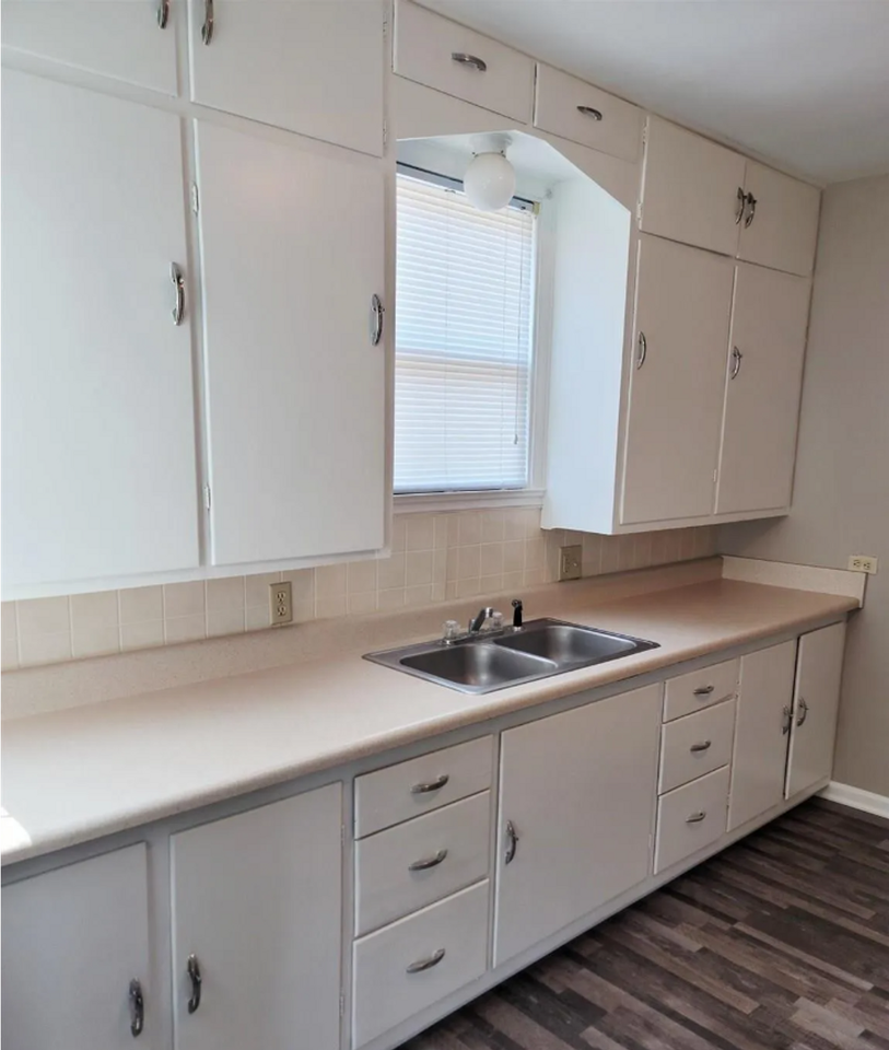 321 W Railroad St - Photo 6 of 14