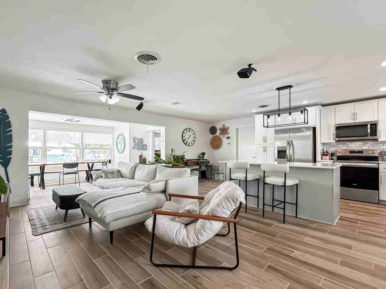 280 79th Ave N - Photo 7 of 25