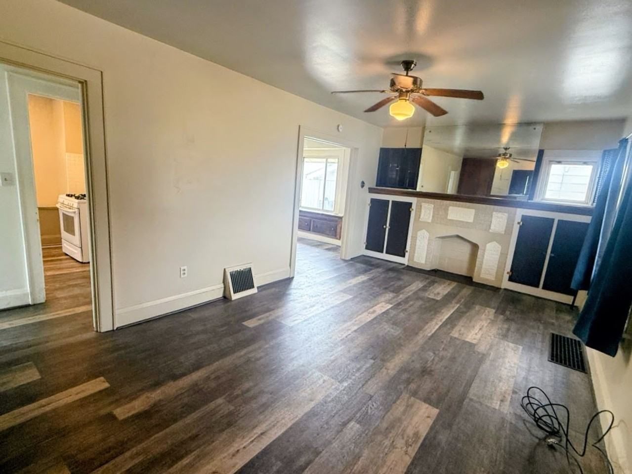 36 W Wilbeth Rd - Photo 2 of 14