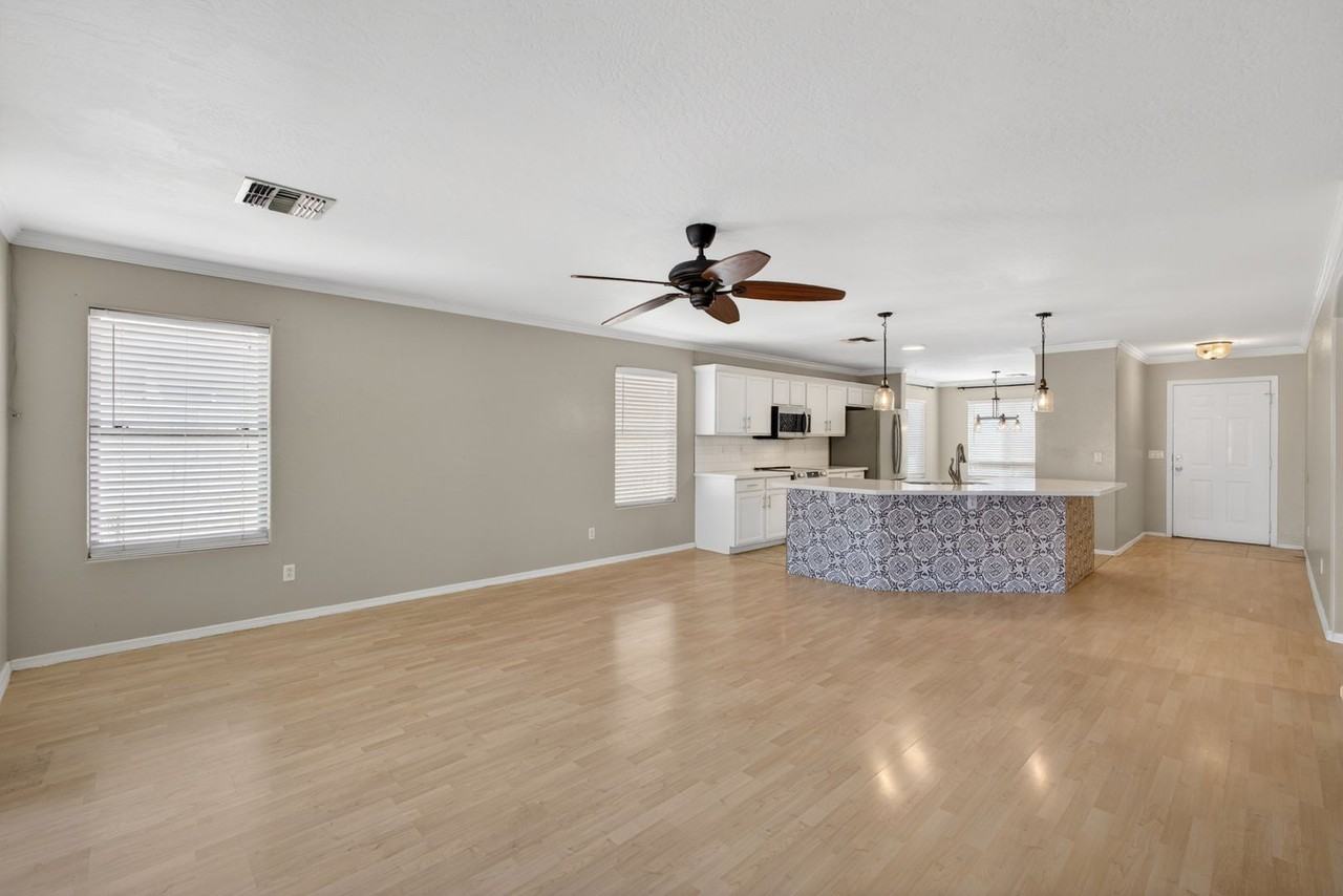 1944 E Aloe Pl - Photo 5 of 46