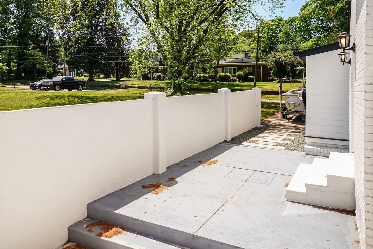 409 S Dogwood Ave - Photo 5 of 40