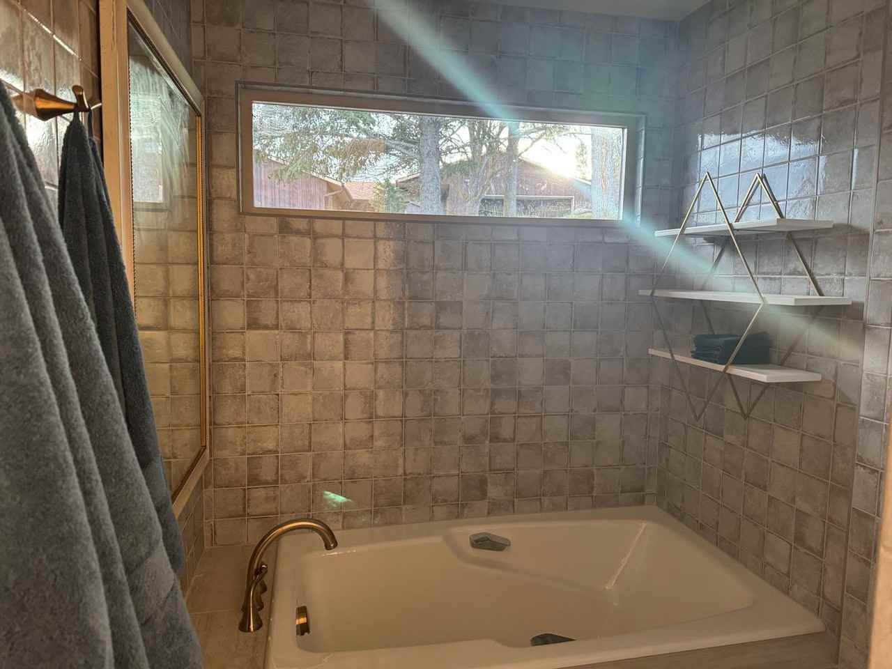 123 Crestview Ln - Photo 3 of 9