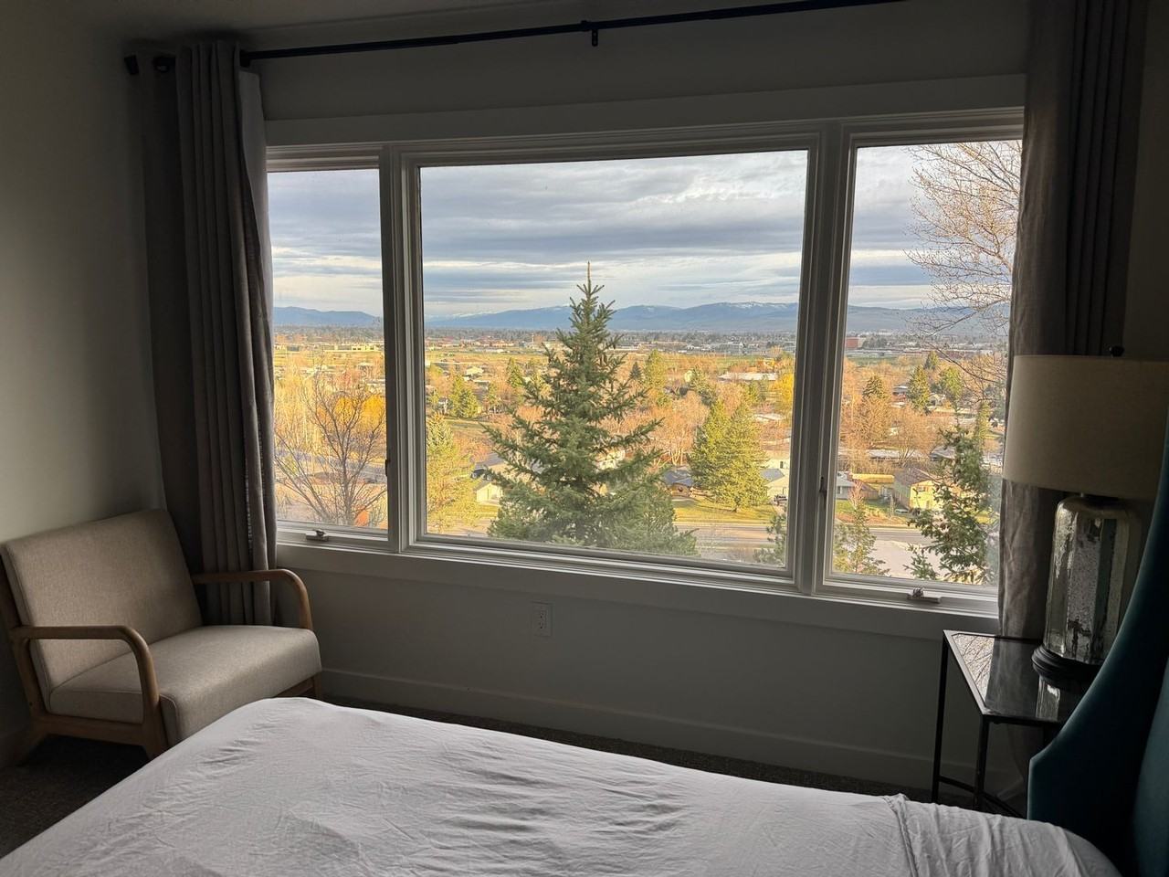 123 Crestview Ln - Photo 7 of 9