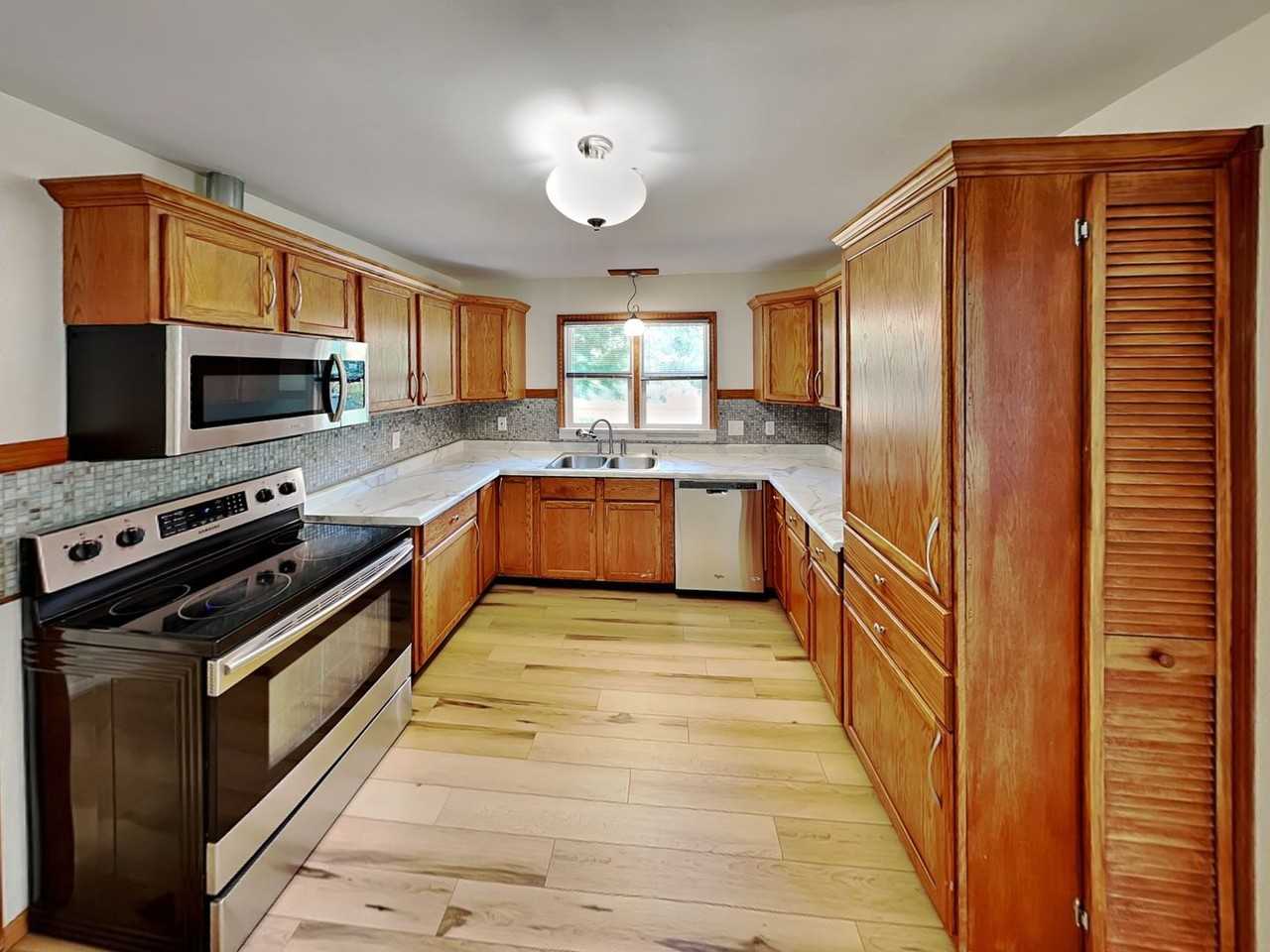 2204 Carlisle Rd - Photo 5 of 22